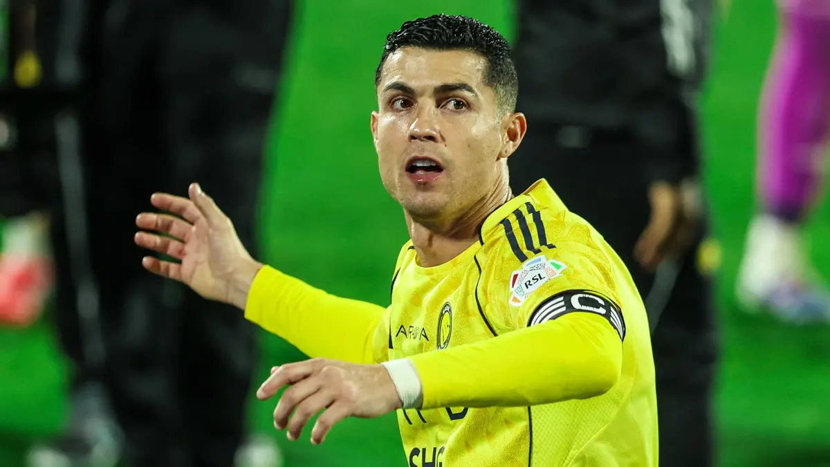 تصرف "لافت" من جماهير النصر تجاه رونالدو بعد غيابه عن مباراة الرياض