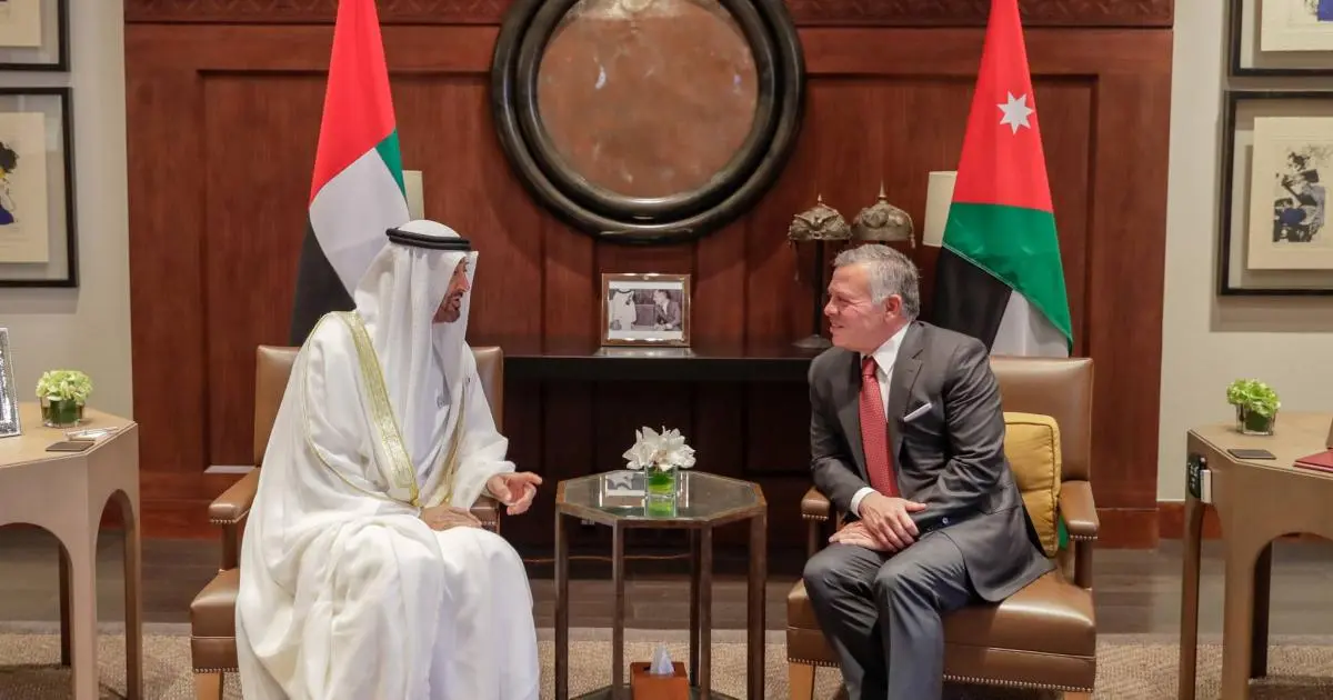 بن زايد وملك الأردن يؤكدان أهمية تعزيز السلام بالمنطقة