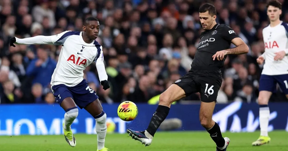 رودري يهاجم الحكام: لا يريدون فوز مانشستر سيتي بالدوري