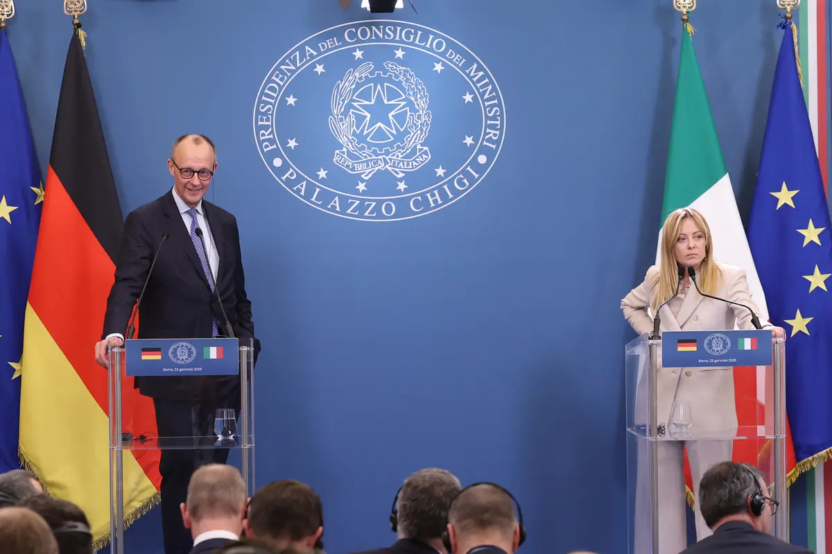 "التلغراف": ألمانيا تعيد توجيه جهودها نحو روما لإعادة هيكلة الاتحاد الأوروبي