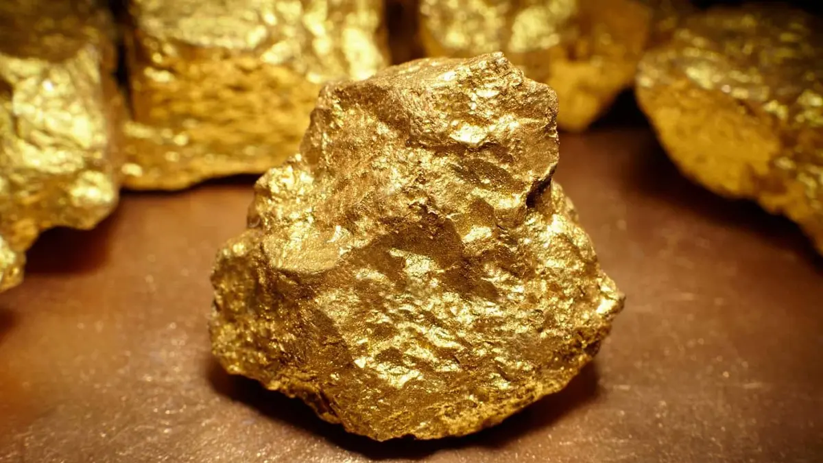"عام تاريخي للذهب".. الطلب العالمي يكسر حاجز الـ 5,000 طن والأسعار تسجل 53 قمة جديدة