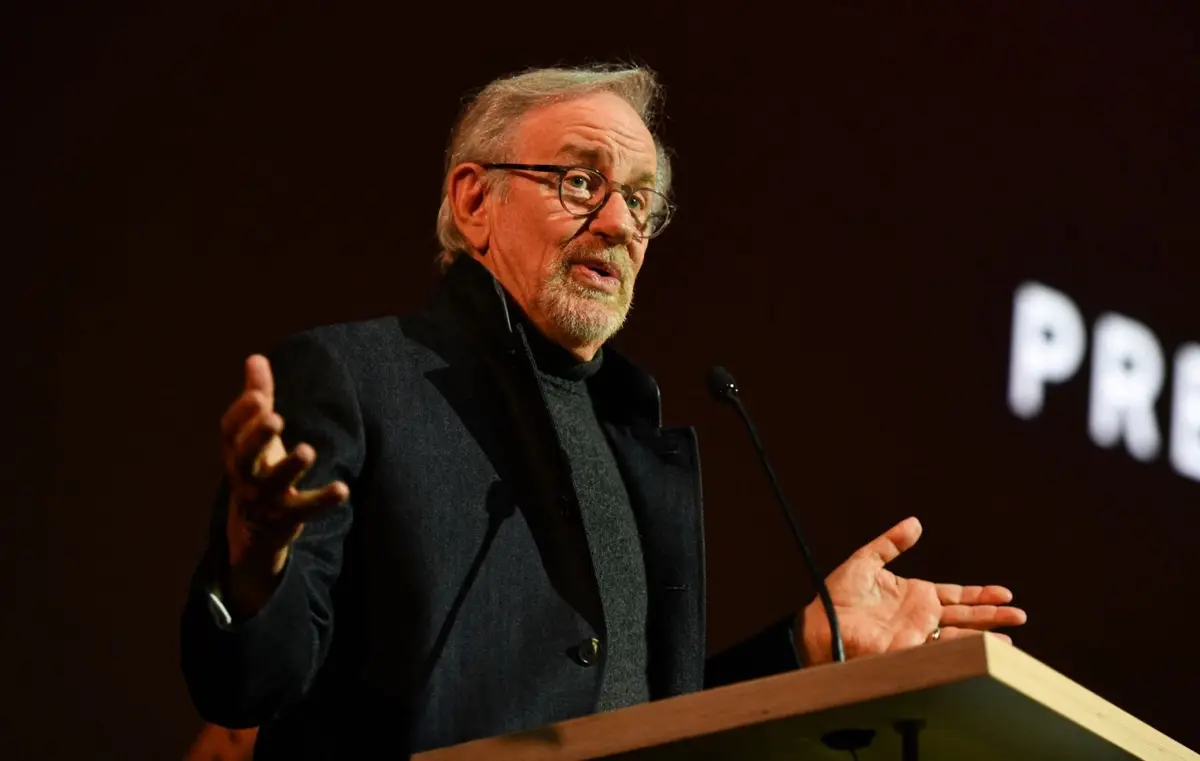 ستيفن سبيلبرغ يفوز بأول جائزة غرامي ويحقق لقب EGOT