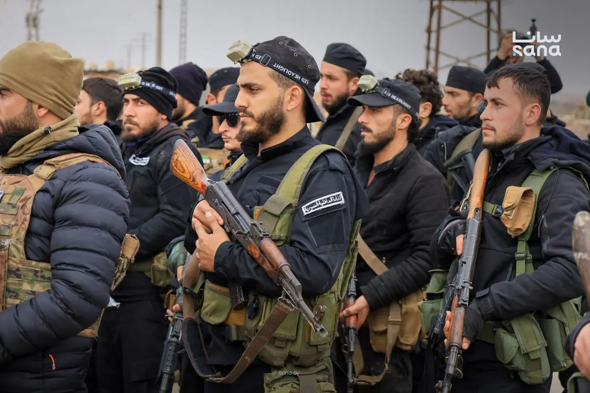 استعداد رتل من قوى الأمن الداخلي للدخول إلى مدينة عين العرب بريف حلب الشرقي