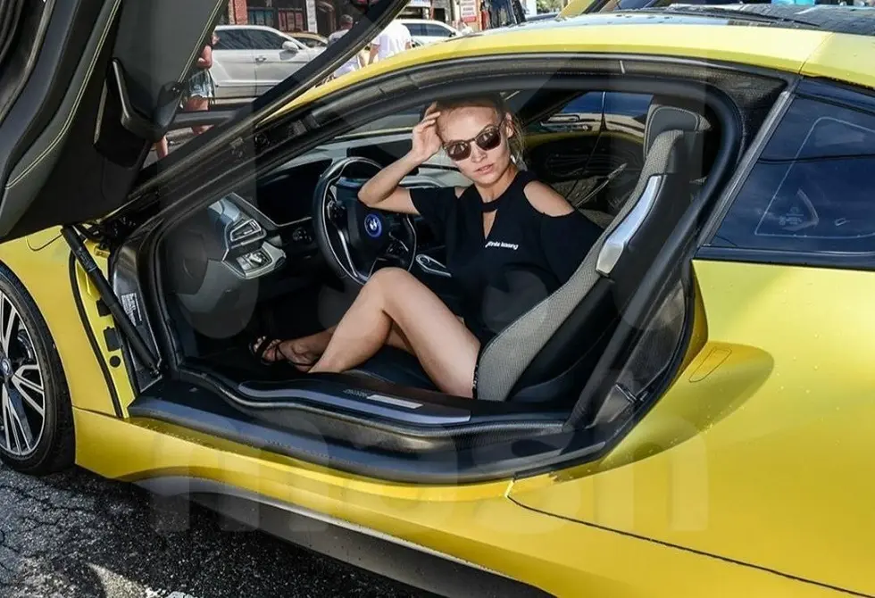 تفاصيل صادمة عن إبستين وسبب رفضه العمل مع عارضة أزياء روسية (صور)