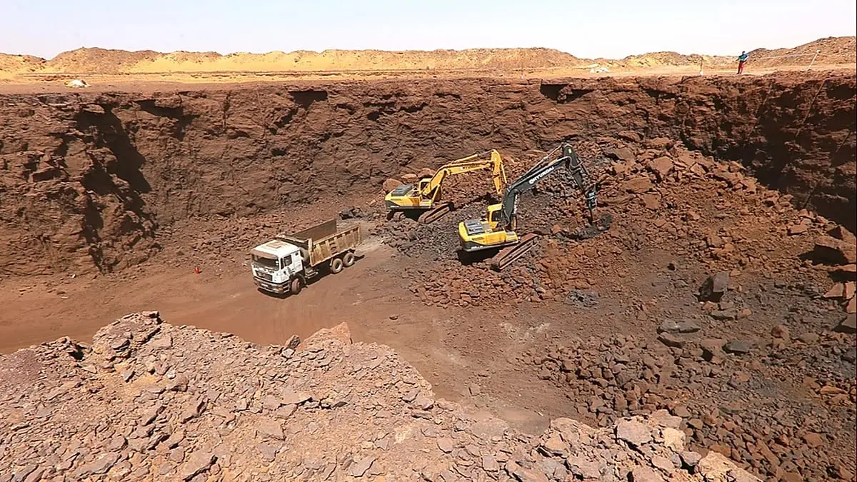 "إنجاز استراتيجي".. الجزائر تدشّن خط سكك لنقل خام الحديد من منجم "غارا جبيلات"