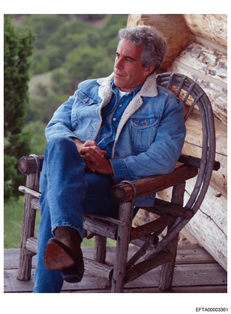 رسالة من الدوقة البريطانية السابقة سارة فيرغسون تفجر "قنبلة" عن المجرم الجنسي إبستين