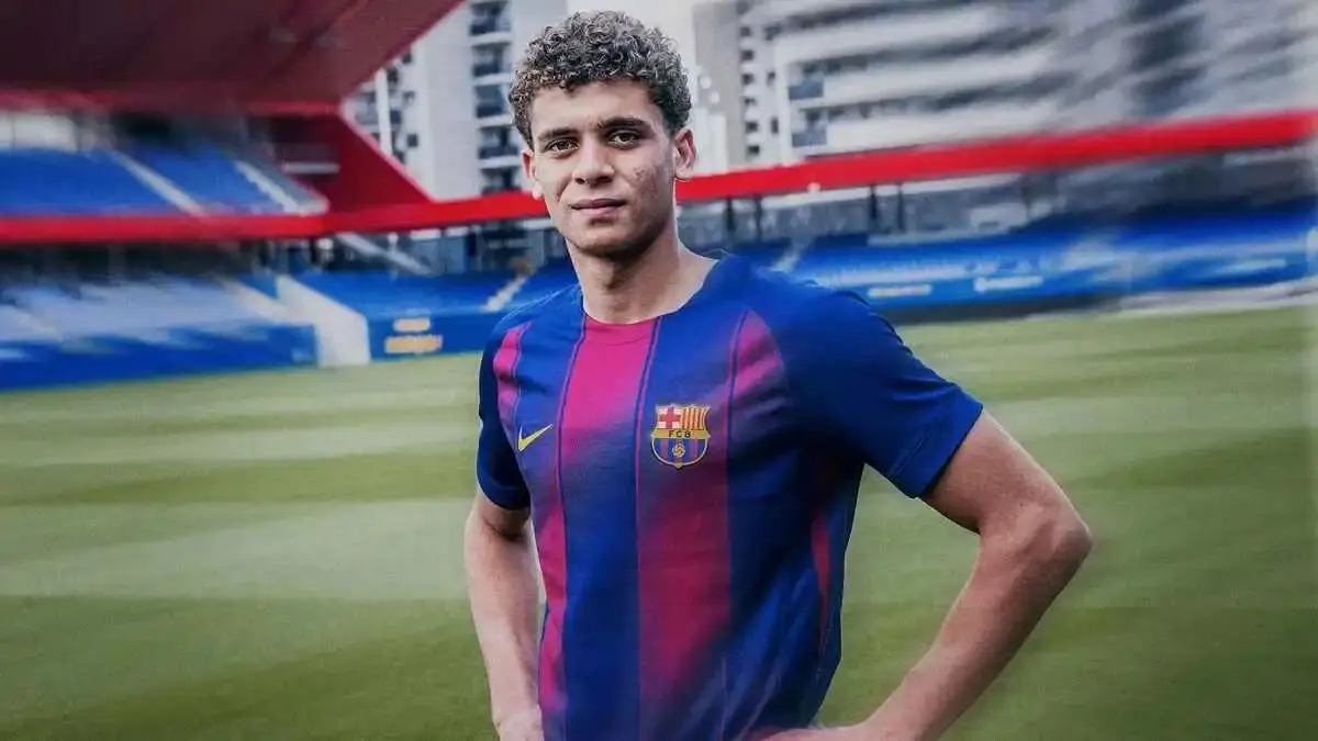 أبو تريكة يفاجئ حمزة عبد الكريم بعد انتقاله إلى برشلونة