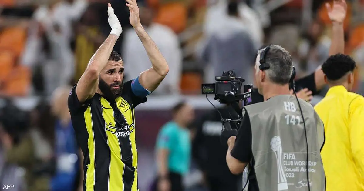 بنزيمة يودع الاتحاد برسالة مؤثرة بعد انتقاله إلى الهلال