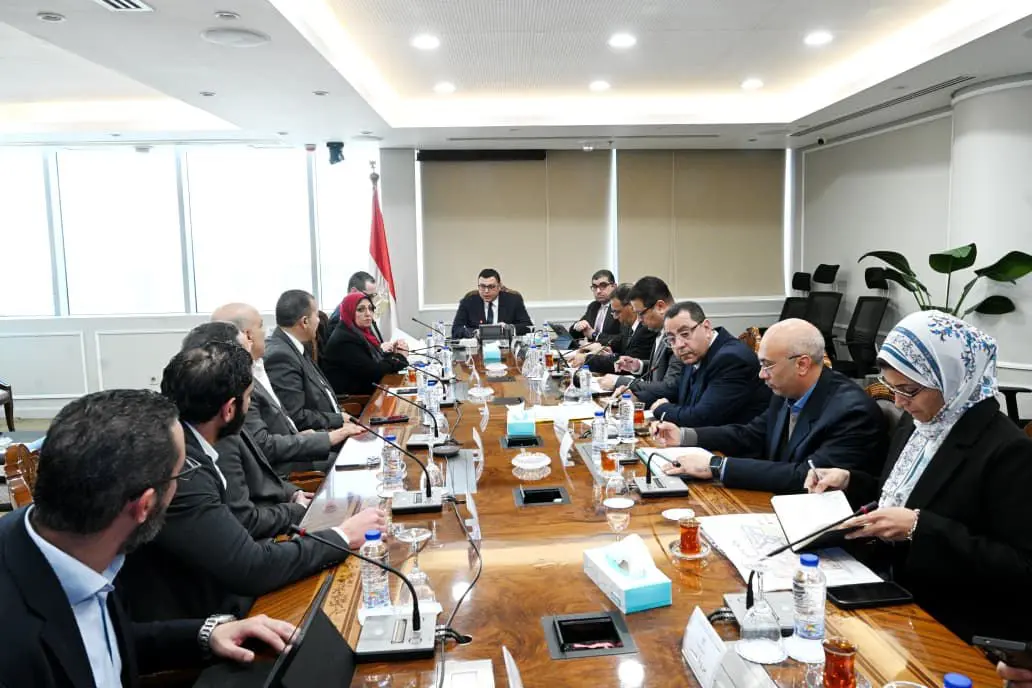 وزير الإسكان يلتقي مسئولى شركة «HDP» - أموال الغد