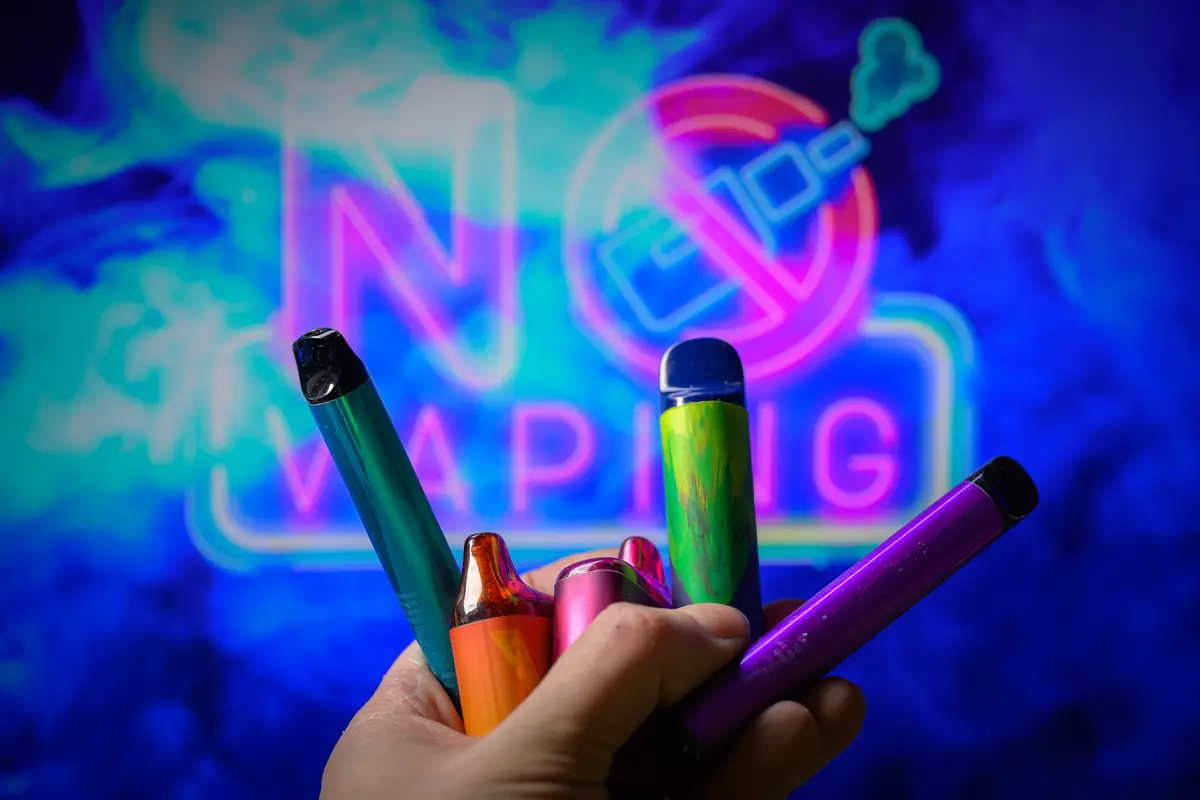 روسيا.. إدخال 3 مراهقين العناية المركزة بسبب "مرض الفشار" المرتبط بتدخين السجائر الإلكترونية