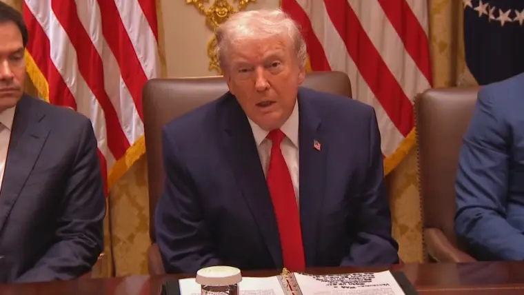 ترامب يتحرك لإنهاء أزمة الإغلاق الحكومي في أمريكا وسط خلافات حول الهجرة والاقتراع