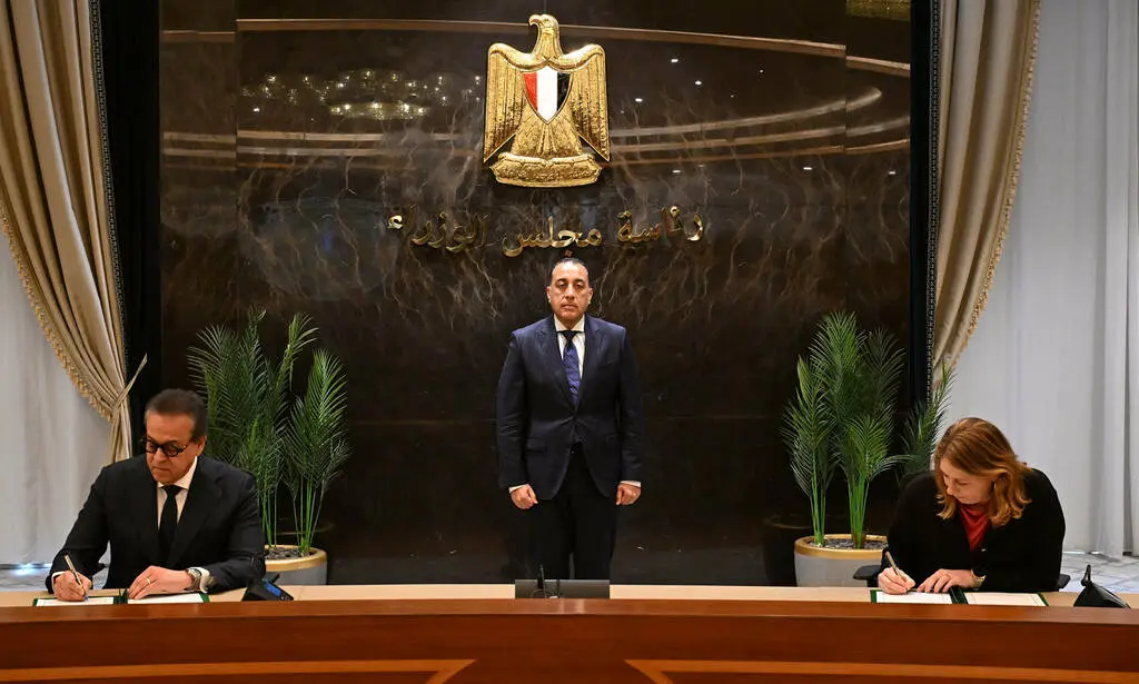 مصر والسويد توقعان مذكرة تفاهم بهدف دعم الشراكة في المجالات الصحية والطبية - سوق الدواء