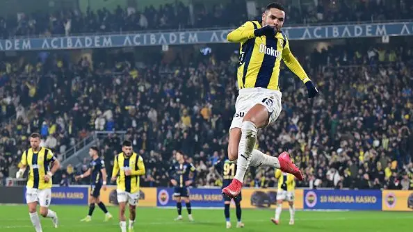 فنربخشة يعلن عن تعطل صفقة كانتي والنصيري