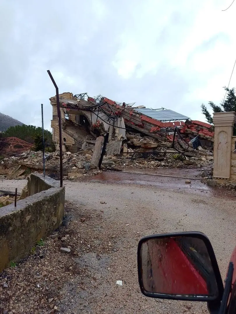 قوة إسرائيلية تتوغل في جنوب لبنان وتفجر منزلا