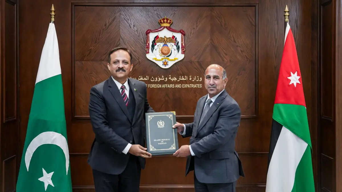 الخارجية تتسلم أوراق اعتماد السفير الباكستاني الجديد خرم سرفراز خان