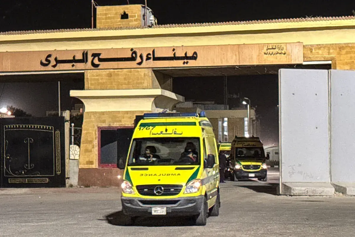 12 من سكان غزة دخلوا مصر في اليوم الأول لتشغيل معبر رفح