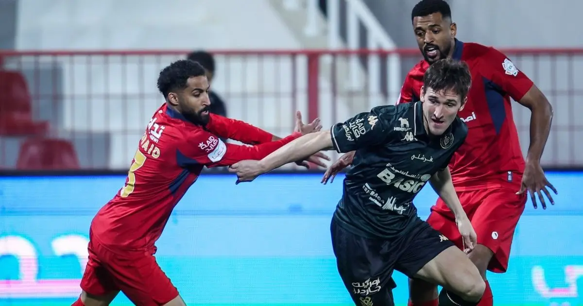 الخلود يهدر فرصاً كثيرة ويفرّط بالفوز على ضمك بالدوري السعودي