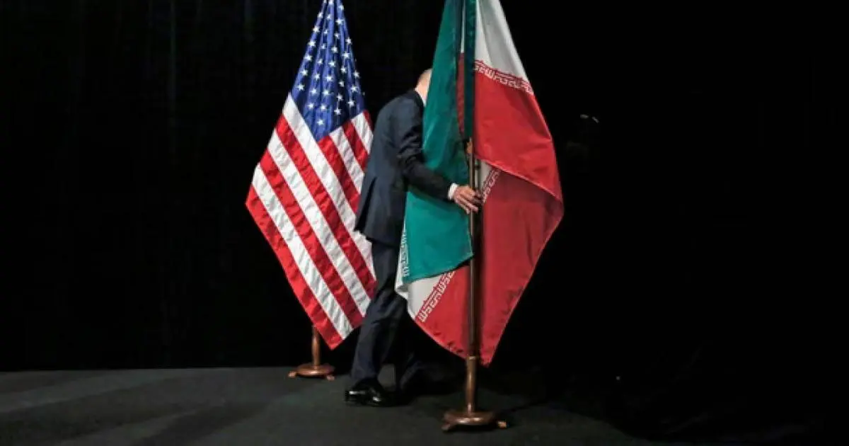 أكسيوس: إيران تطلب نقل محادثاتها مع واشنطن إلى عُمان