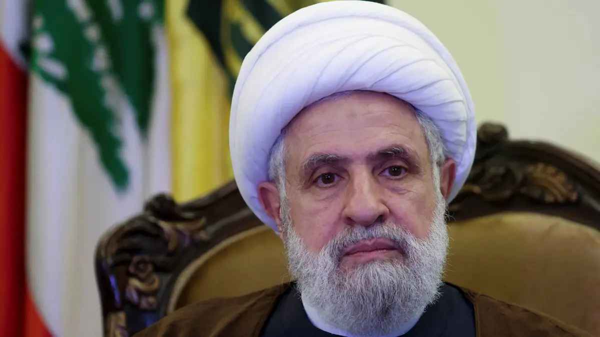 "قاسم" يقلب الطاولة: لن نعطي بالسياسة ما عجز عنه الاحتلال.. و"معادلة الإيلام" لا تزال قائمة