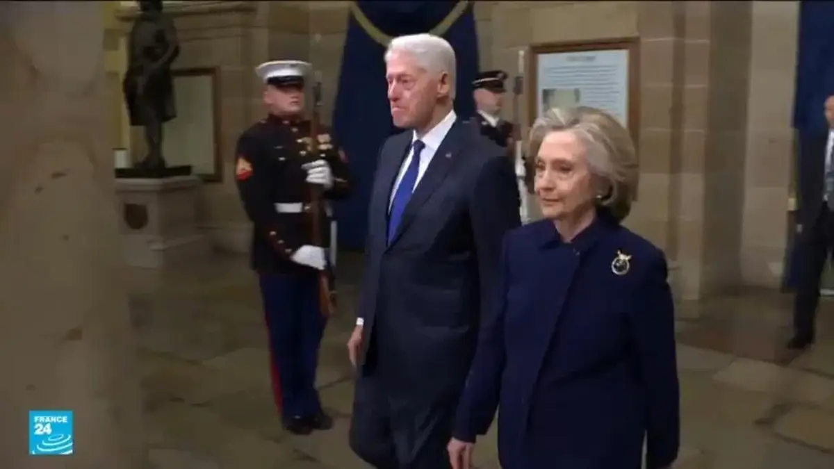 بيل وهيلاري كلينتون يمثلان أمام الكونغرس في قضية إبستين.. ووجوه فرنسية في القضية