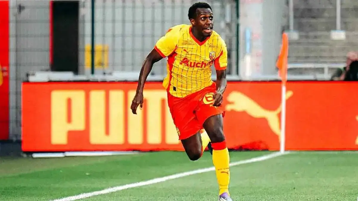 لانس يرفض إعارة سعود عبد الحميد للهلال رغم موافقة روما