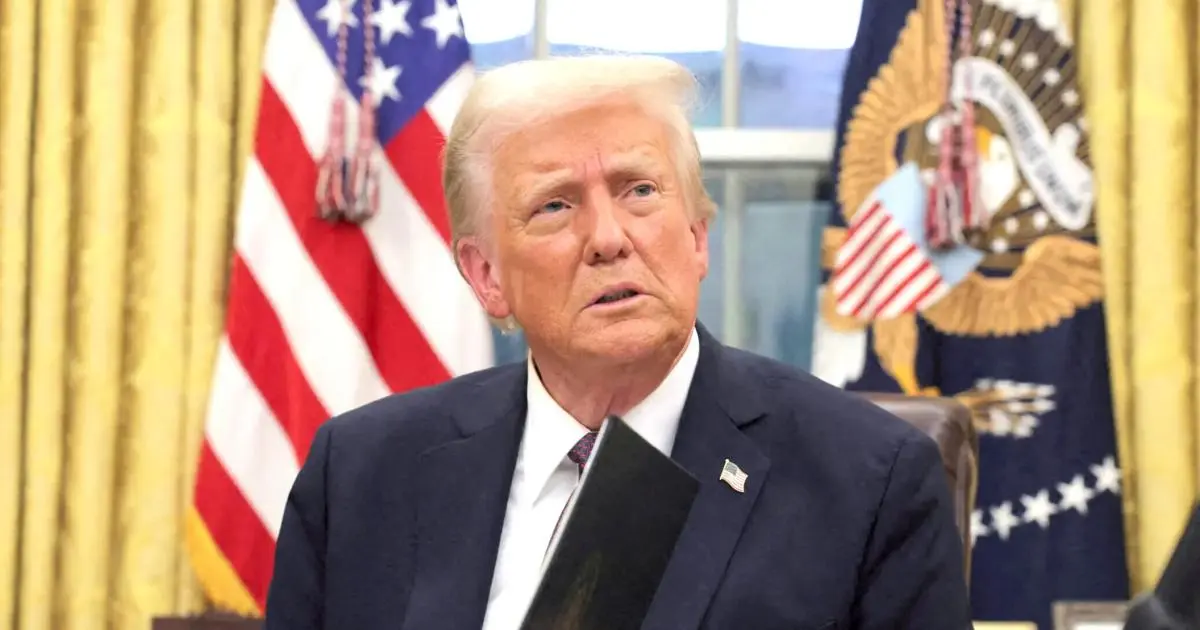 ترامب يؤكد استمرار المحادثات مع إيران ويحذر من فشلها