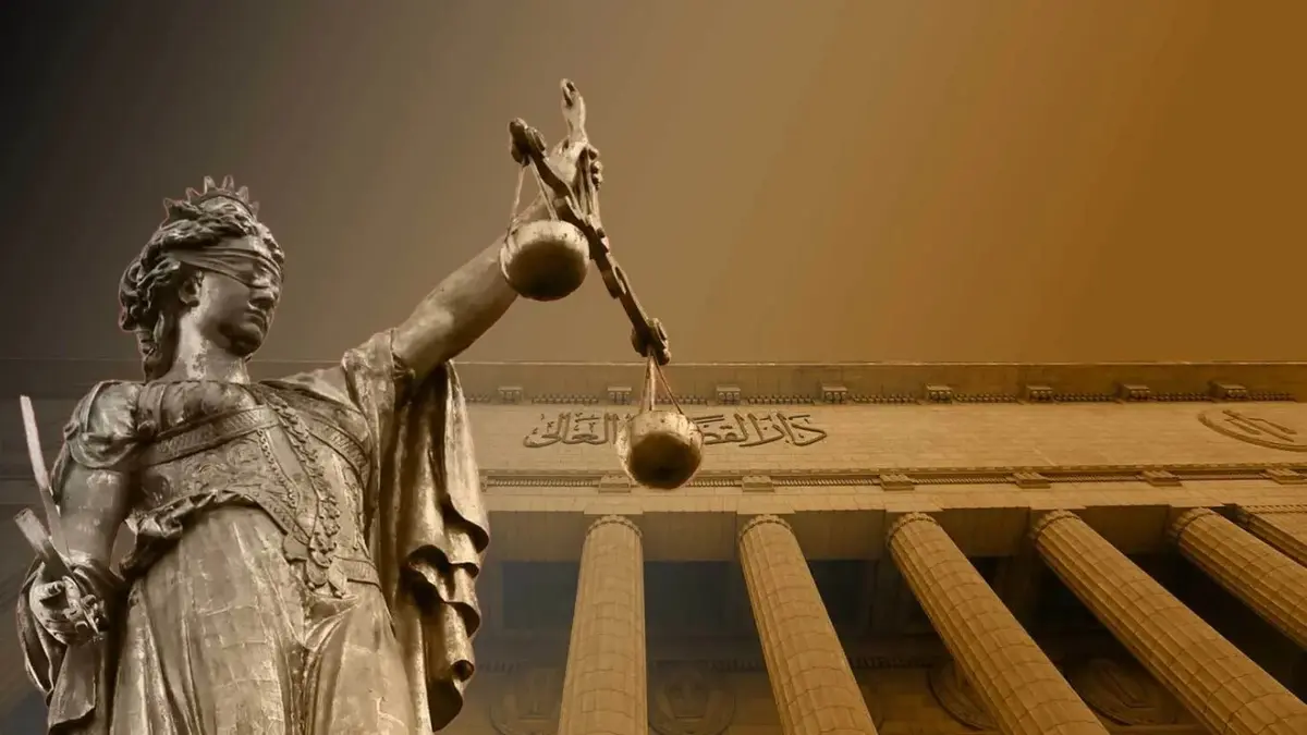 هل تثبت ثيابها صحة ادعاءاتها على الفنان المصري محمود حجازي؟.. ضحية الاعتداء الجنسي أمام الطب الشرعي