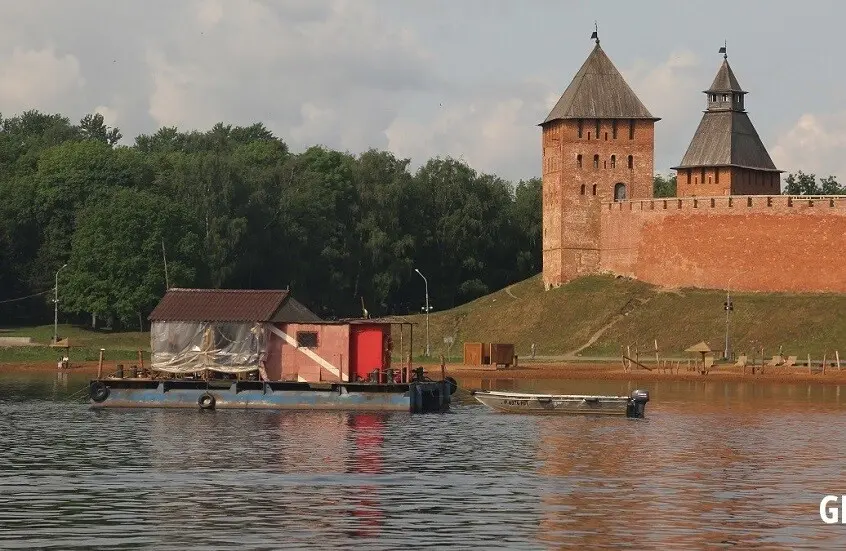 علماء آثار يعثرون على رصيف خشبي يعود للقرن السادس عشر في روسيا