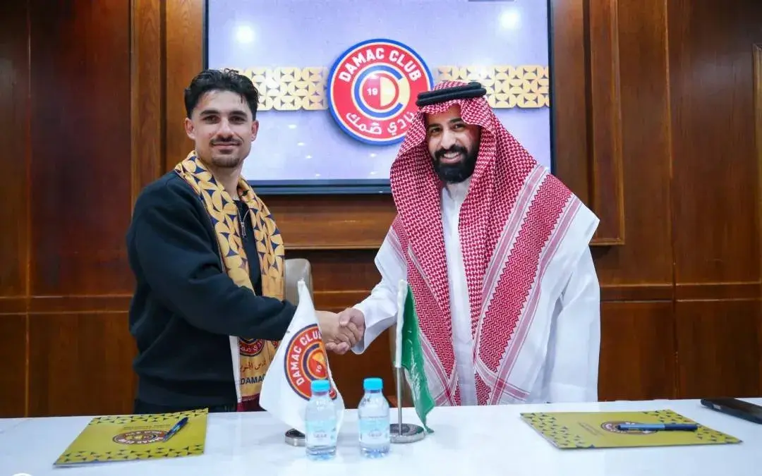 ضمك يعزز صفوفه بالثنائي «الصعدي والصلخدي»