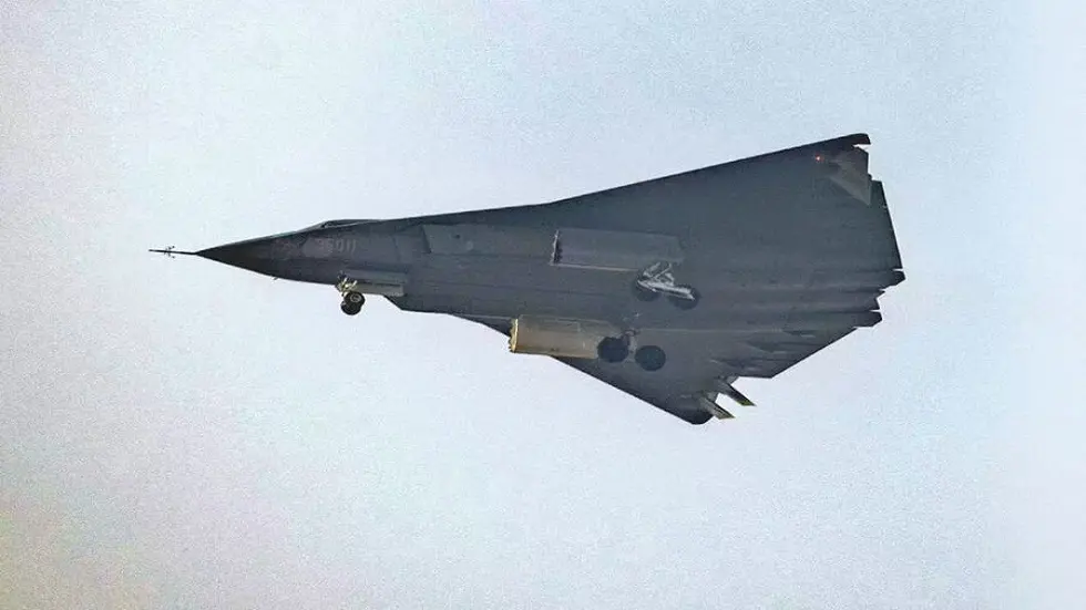 ظهور نموذج طائر ثالث من المقاتلة الصينية للجيل السادس