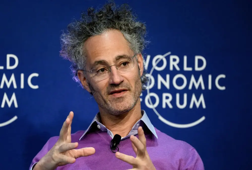 بـ «نمو حكومي» بلغت نسبته 66%.. «بالانتير» تحلق بأرباح المراقبة فوق رياح الانتقادات