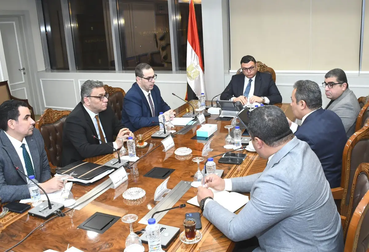 وزير الإسكان يتابع ملفات عمل الهيئة العامة للتنمية السياحية - أموال الغد