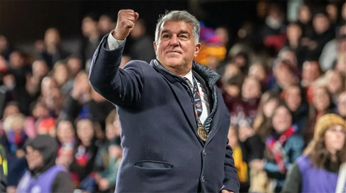 لابورتا: لاعب برشلونة عبقري.. وسعداء بعودة القائد