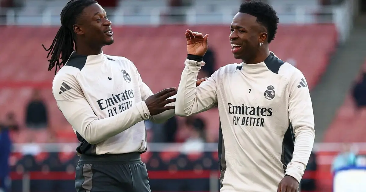 لماذا عاد كامافينغا لمركز الظهير رغم وجود 3 بدائل في الريال؟