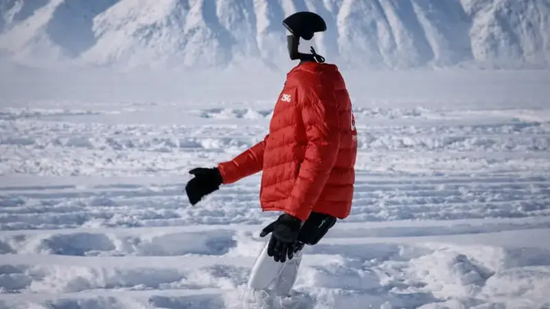 روبوت بشري صيني ينجز رحلة مستقلة في ظروف ثلجية قاسية