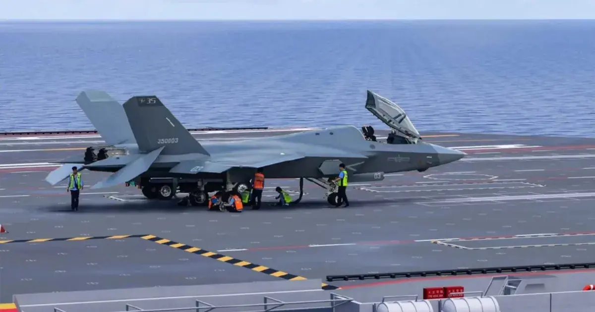 ما أنواع المنصات التي تشغلها حاملة الطائرات الصينية fujian؟