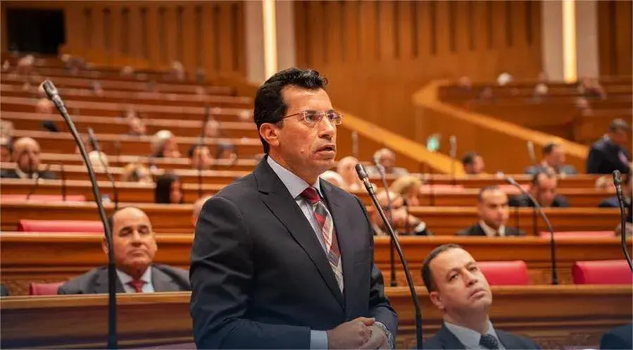 «النواب» المصري يستهل أعماله بدعوة الأعضاء للانضباط والوقار