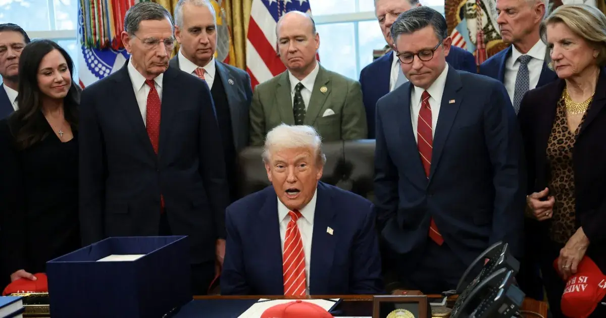 ترمب: نتفاوض مع إيران الآن.. ولا أريد تكرار عملية "مطرقة منتصف الليل"