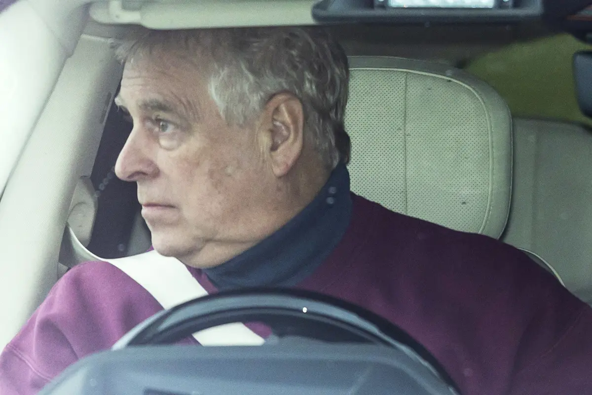 بي بي سي: شقيق ملك بريطانيا المجرد من ألقابه يغادر قلعة وندسور