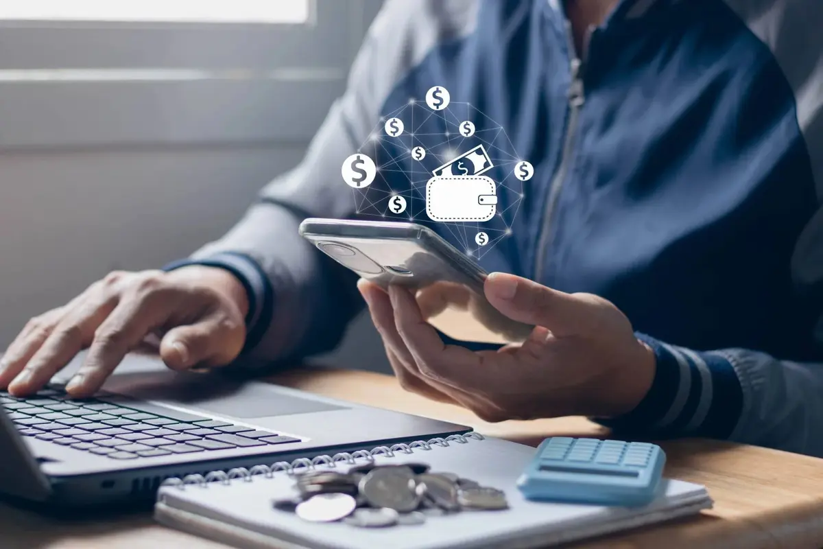 هاشتاق عربي - الذكاء الاصطناعي في العمل المصرفي… هل يتحول من أداة مساعدة إلى بنية أساسية؟