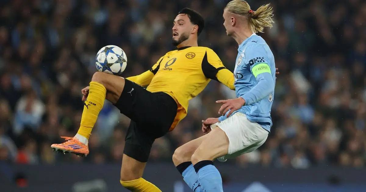 غلطة سراي يجري محادثات لضم الجزائري رامي بن سبعيني