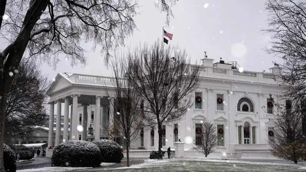 البيت الأبيض يؤكد استمرار المفاوضات الثلاثية في أبو ظبي حول أوكرانيا