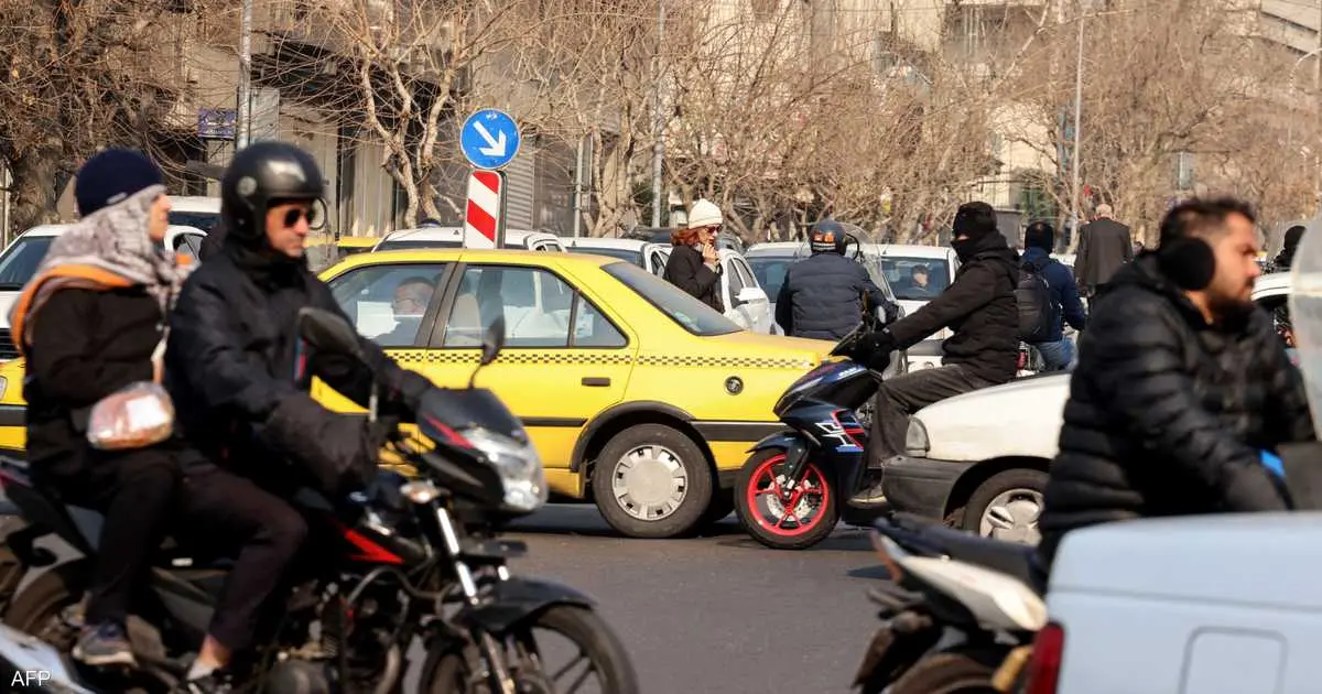 إيران تسمح رسميا للنساء بقيادة الدراجات النارية