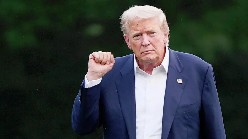 ترامب: نحن نتفاوض مع إيران الآن وهم يرغبون في التوصل إلى اتفاق.. دعوا المفاوضين يتولون الأمر