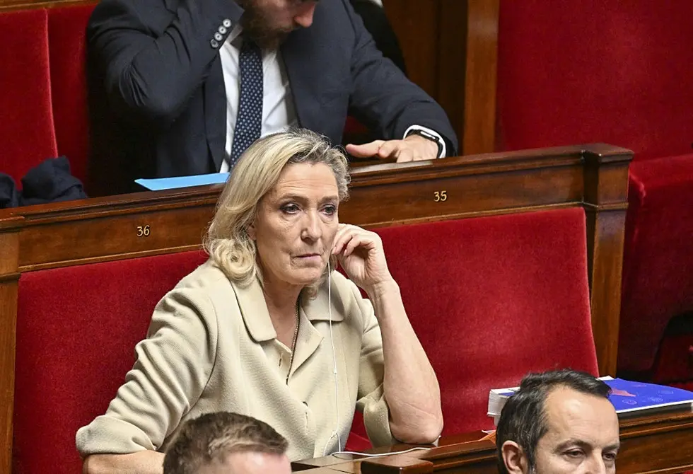 النيابة الفرنسية تطلب منع مارين لوبان من تبوء المناصب الانتخابية 5 سنوات