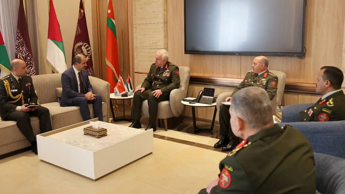 الحنيطي يستقبل السفير التركي لبحث تمتين الأواصر الدفاعية بين البلدين