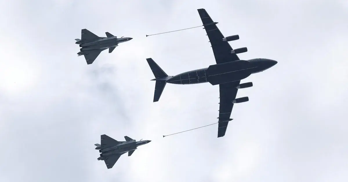 الصين تكشف عن أول مقاتلة في العالم بـ3 محركات