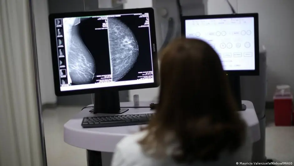 التدخين والعدوى والكحول يسببون 4 من كل 10 إصابات بالسرطان