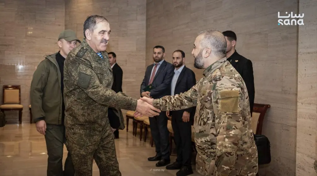 وزير الدفاع يلتقي نائب وزير الدفاع الروسي في دمشق