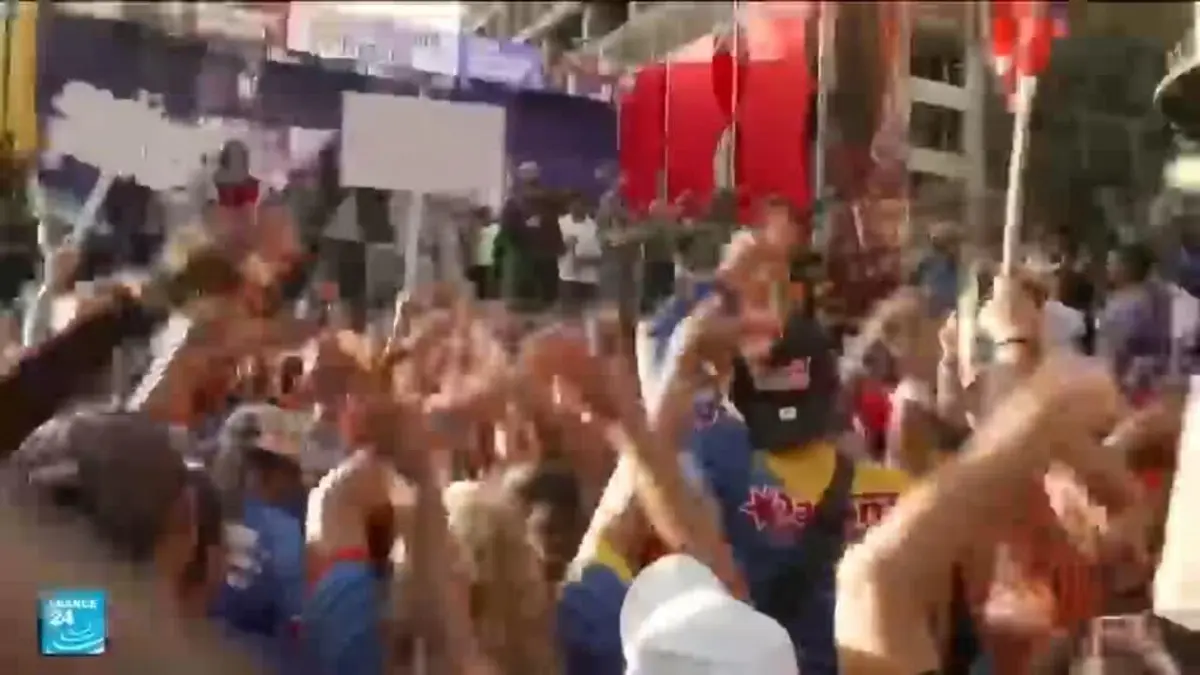 فنزويلا.. آلاف المتظاهرين في كراكاس يطالبون بإطلاق سراح مادورو